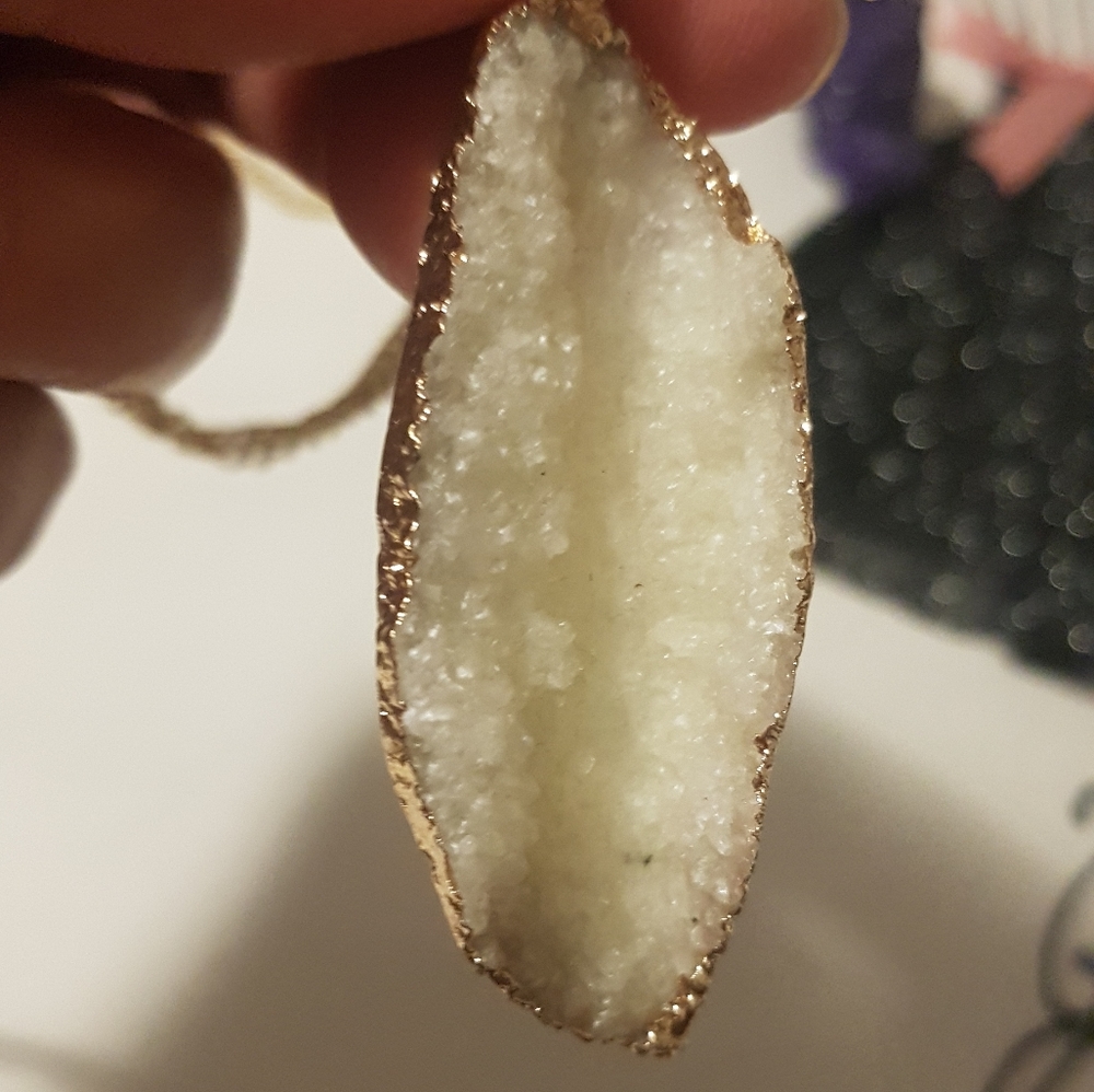 White Crystals: Purity & Peace